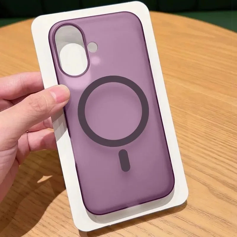Funda magnética translúcida mate ultra fina para iPhone