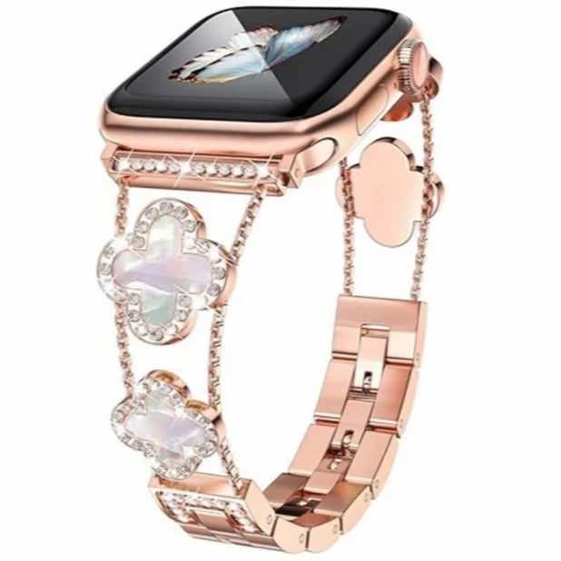 Pulsera metálica con dije de trébol para Apple Watch