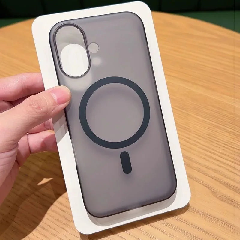 Funda magnética translúcida mate ultra fina para iPhone